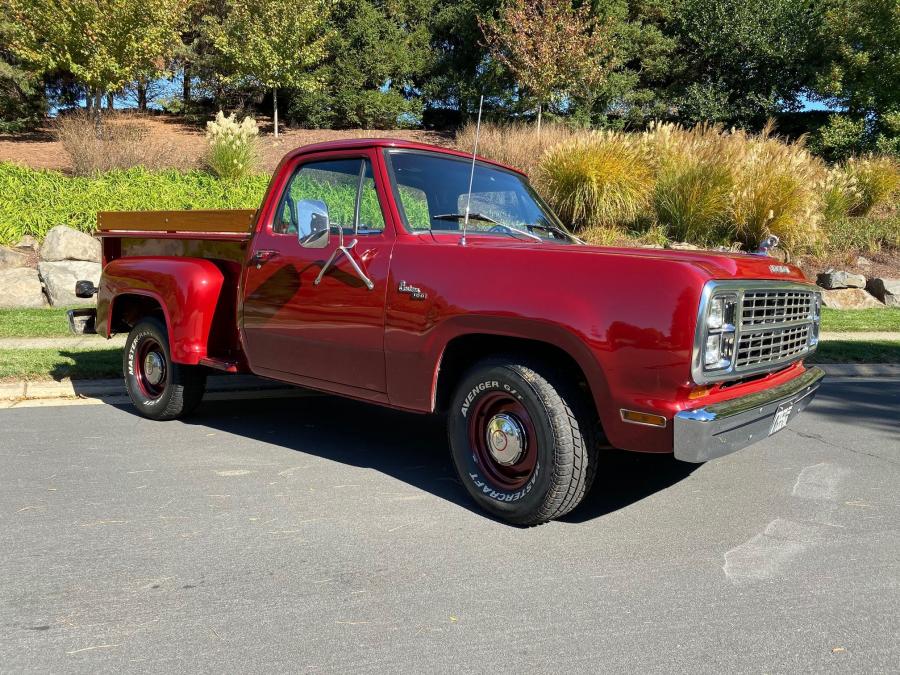  Dodge D100 Custom Pickup 1979 года  (фото 2 из 92)